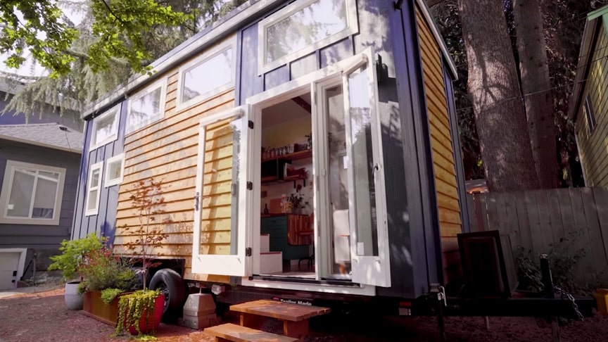 Klamlivě jednoduchý malý dům skrývá brilantní design